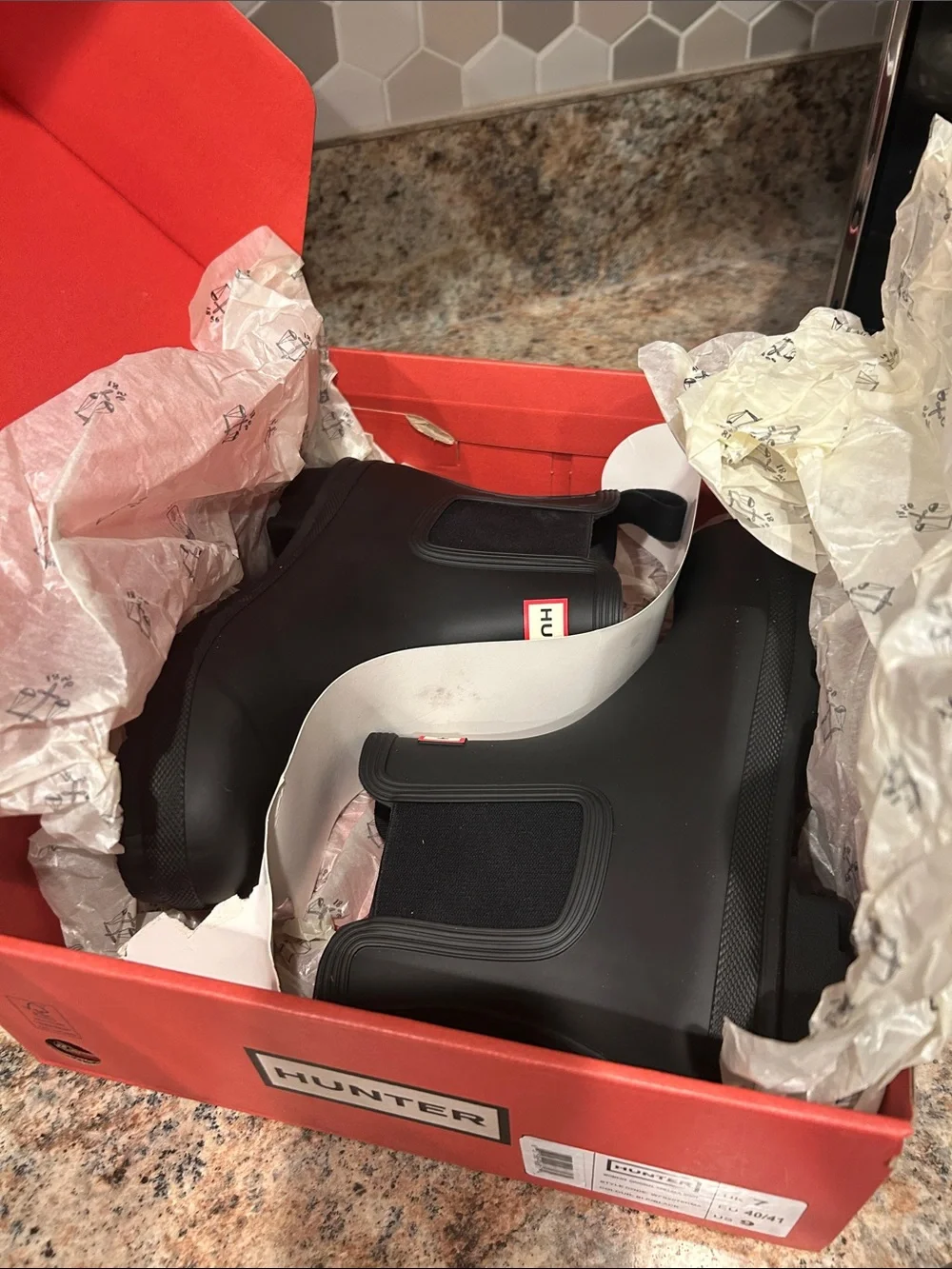New in Box Hunter Original Chelsea Boots- Black US 9